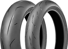 Grande plano da banda de rodagem Bridgestone BT RS10 140/70 R17 66 H Rear TL