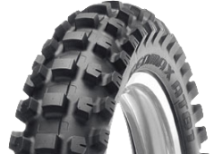 Grande plano da banda de rodagem Dunlop Geomax AT81 110/100-18 64 M Rear TT NHS