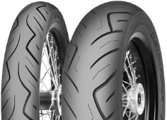 Grande plano da banda de rodagem Mitas Custom Force 170/80 B15 77 H Rear TL