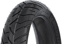 Grande plano da banda de rodagem Michelin Anakee Road 150/70 R18 70 V Rear TL/TT M/C