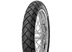 Grande plano da banda de rodagem Metzeler Tourance 110/80 R19 59 V Front TL M/C