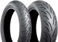 Grande plano da banda de rodagem Bridgestone SC1 110/70-13 48 P Front TL
