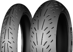 Grande plano da banda de rodagem Michelin Power Supersport 120/80 R16 Rear TL